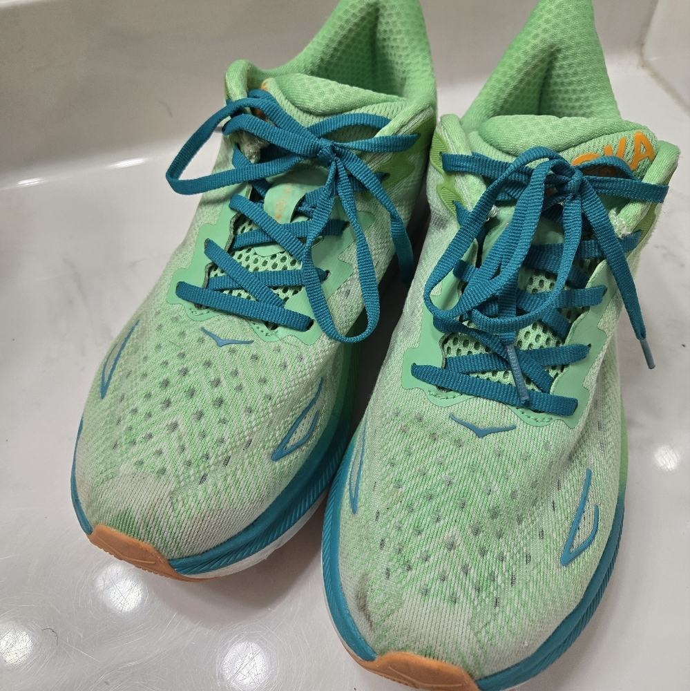 HOKA Clifton 9